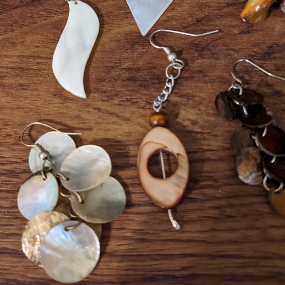 2/20$ Lot of mother of pearl and seashell single earrings - Picture 3 of 4